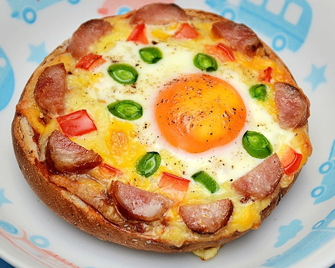 點心用點心！起司貝果Pizza、酥烤起司蔥花饅頭