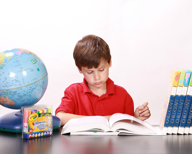 誰說念書一定要回房間？！考上名門中學孩子家的擺設共通點