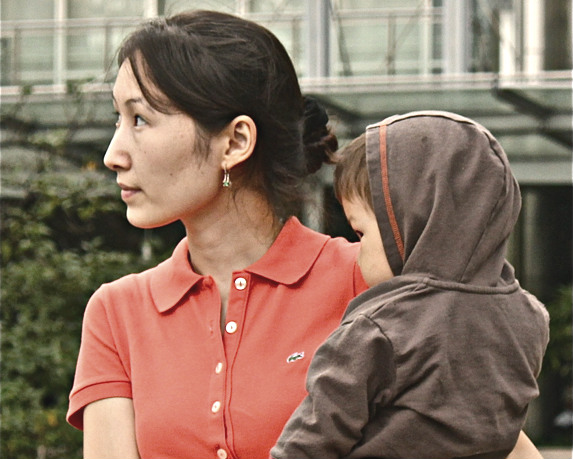 女人何苦為難女人？全職媽媽與上班媽媽的愛恨情仇