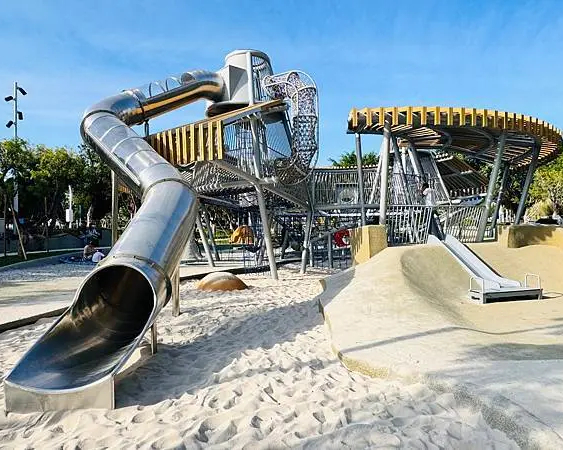 呼應水湳機場歷史，跑道上滑索體驗飛行感～台中中央公園(飛行美樂地)