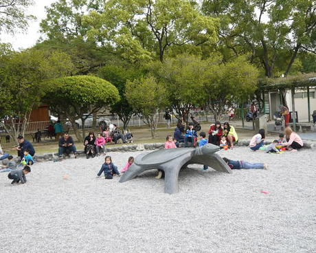 小迷宮、大草皮，濃濃眷村味兒童公園～南投中興新村兒童公園