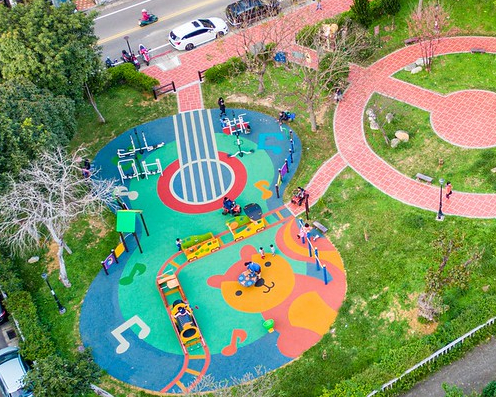 松鼠音樂會主題，小火車造型遊具藏驚喜～桃園漢口環保公園