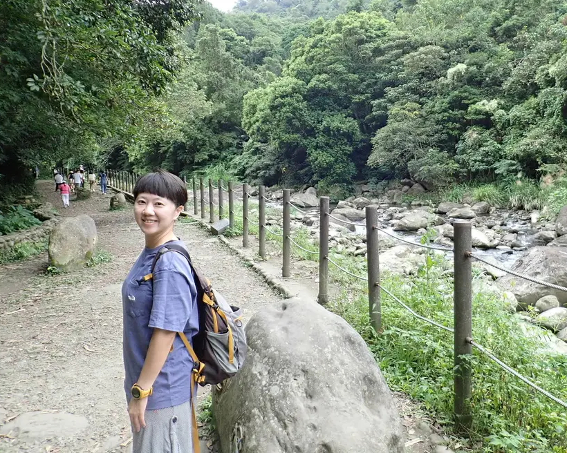 魚兒悠游水中，苦花成群發出閃閃銀光～苗栗蓬萊溪護魚步道