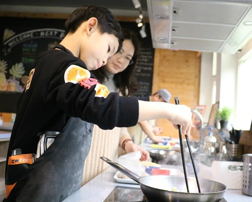 親子廚房，小主廚手作披薩、義大利麵DIY～台北鄰居家動手工作室政大店