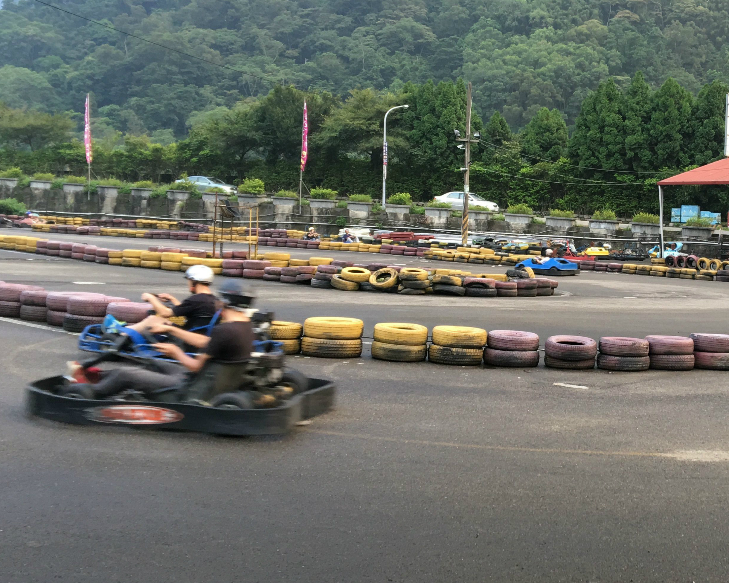 是Go Kart賽車場，也是小型兒童樂園～新竹金哪吒賽車場