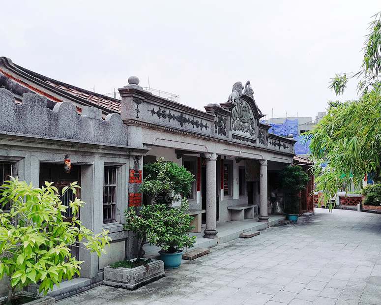 古蹟一條街，午後親子散策～屏東蕭家古厝&詩人步道&張家商樓&西隘門
