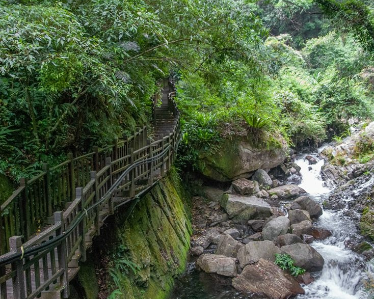 走走停停戲水趣，山澗步道行～新竹老鷹溪步道(老鷹溪瀑布)